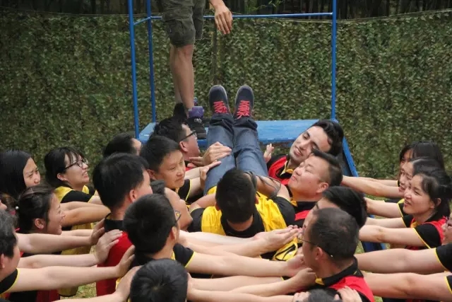 “向梦想出发” bti体育销售团建活动完善绽放